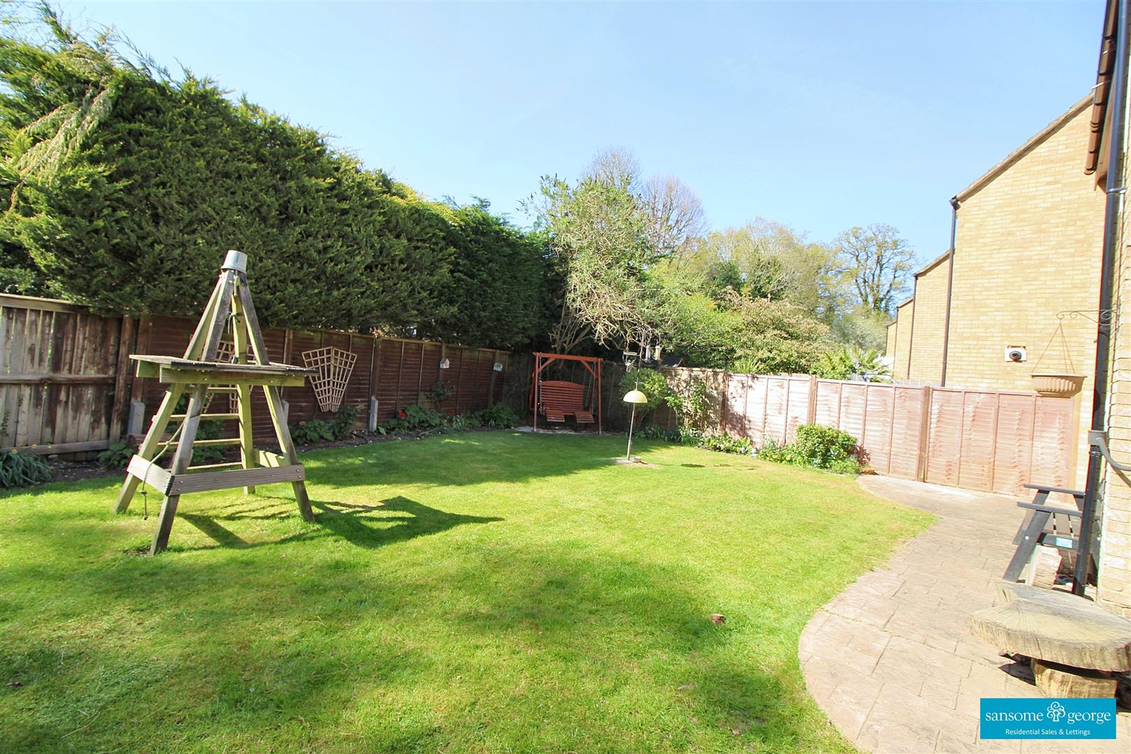 Sandhills Way, Calcot